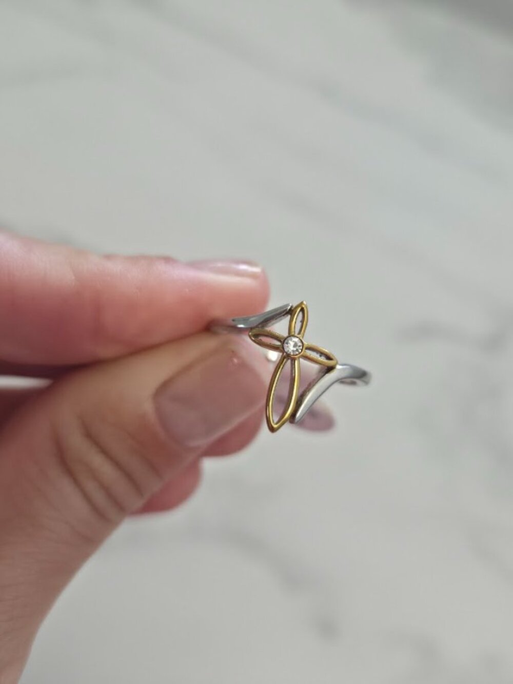 Two Tone Gold Silver Floral Flower Crystal Ring Size 8 Elegant Jewelry - Picture 3 of 8